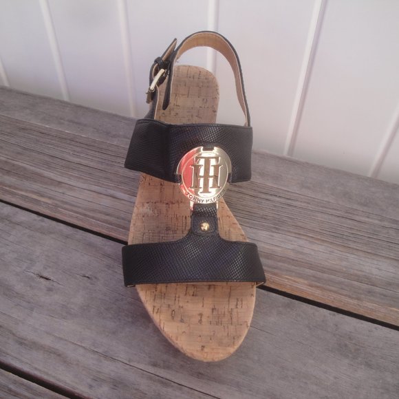 Tommy Hilfiger Wedge Shoes Black with Gold TH Logo Size 9 - Picture 6 of 7